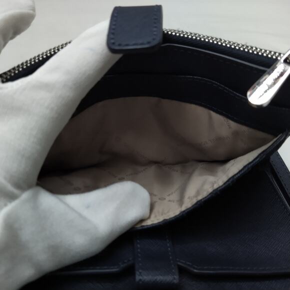 Michael Kors Blue Leather MK Printed Credit Card Wristlet Bifold Wallet - EUC - Picture 16 of 16